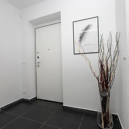 Real Italian Estate - Luxury Black&white