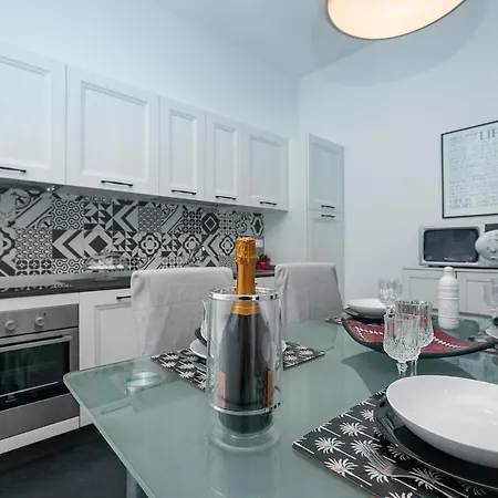 Real Italian Estate - Luxury Black&white Apartment *